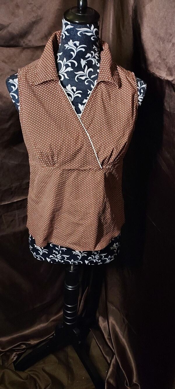 Cato Womens Sleeveles V Neck Brown Polka Dot Blouse Size Med